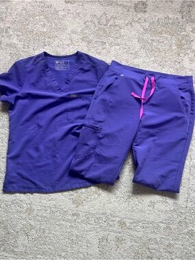 FIGS Scrub Set Small Tall Purple Casma Top Zamora Jogger Pants Women’s Uniform